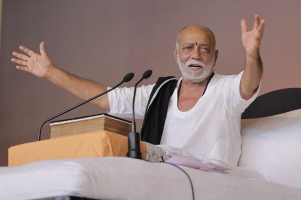 Morari Bapu extends Ram Navami wishes, calls for lighting of diyas in every home