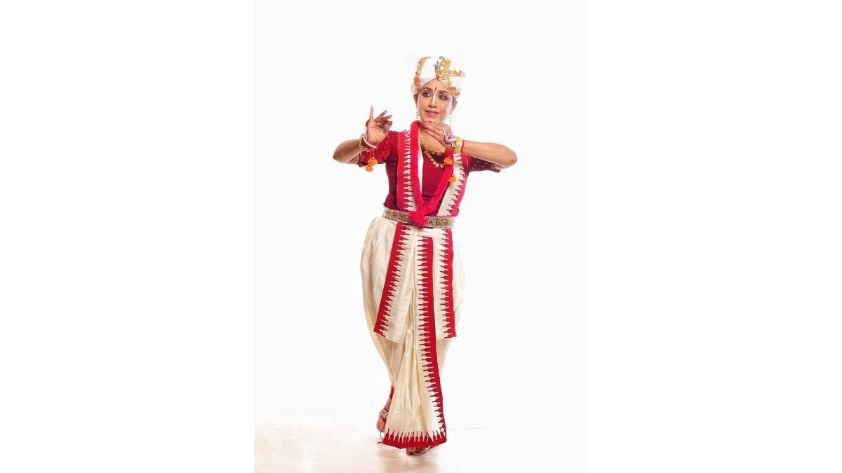 Manipuri dancer returns to Manipur to distribute US-raised aid for IDPs -PNN